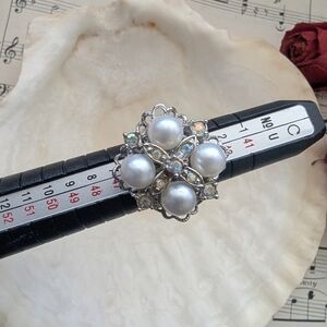 Vintage Sarah Coventry Silver and Pearl Women's Ring Size 3.5